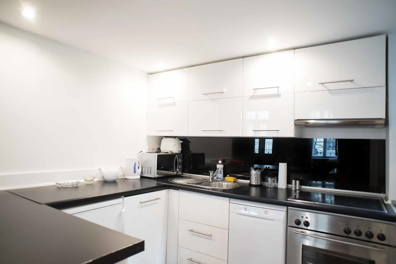 Great Trees Apartment بودابست